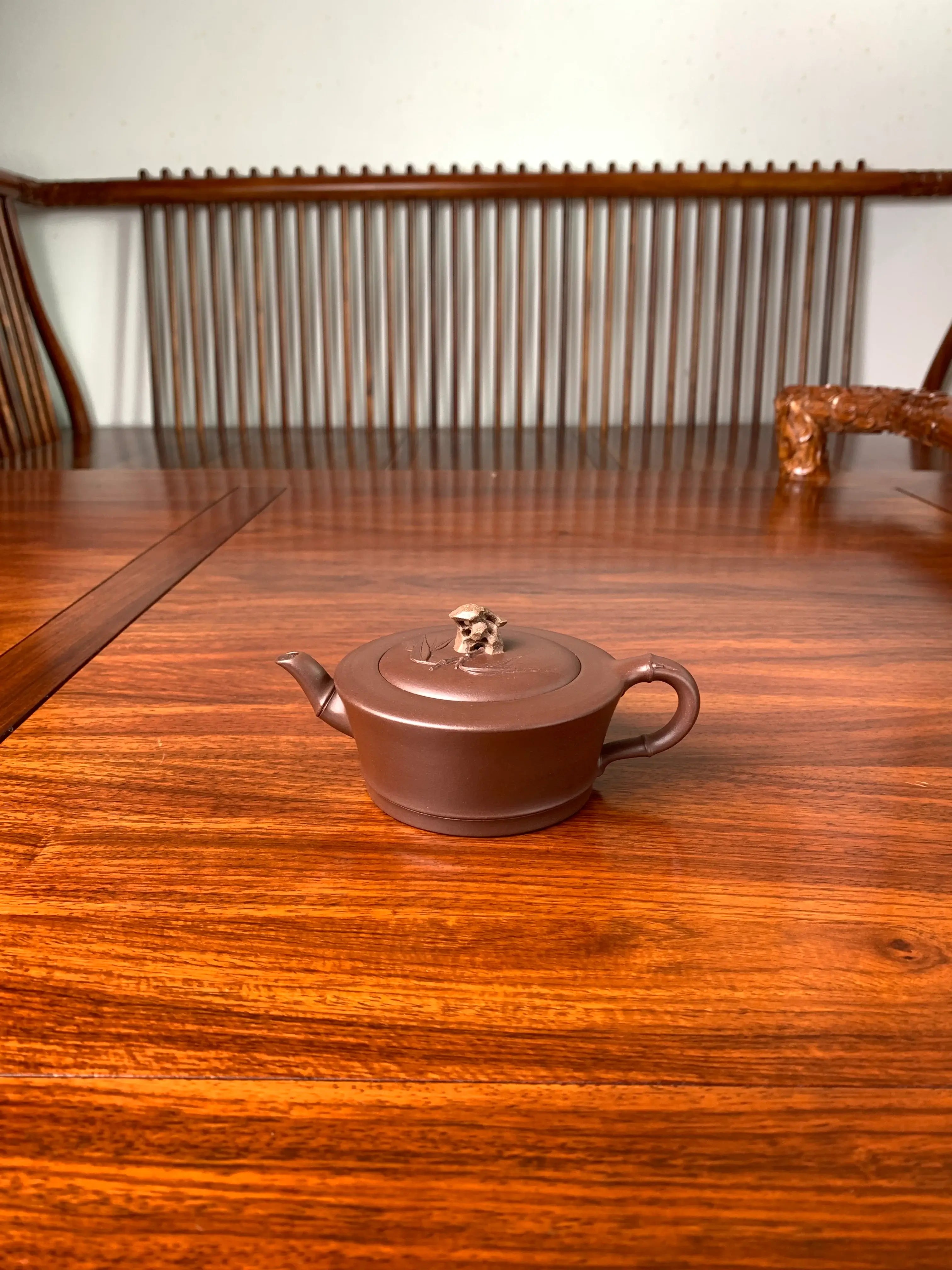 collectible teapot named Yu lun qing shi fully handmade by teapot master Qian Xiaojun from zisha art gallery